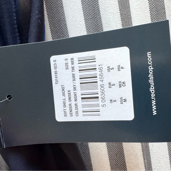 RedBull Racing Oracle Blue & Black Softshell Jacket - Picture 3 of 5